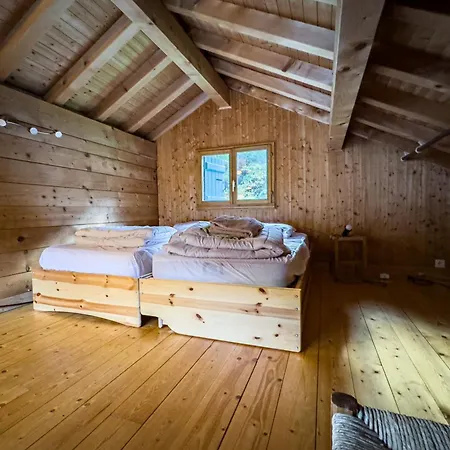 Chalet Authentic Family With Garden In